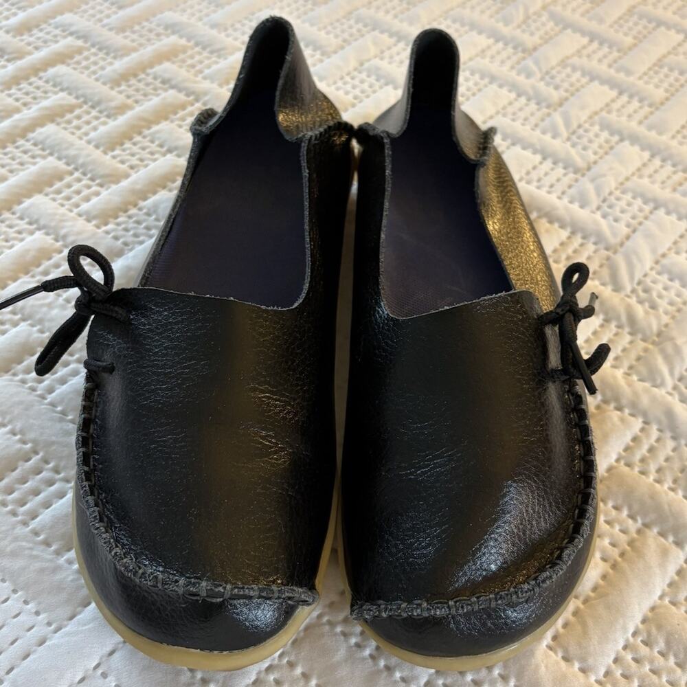 Women’s US Size 11 Leather Black Slip On Comfort Travel Loafers Knobby Soles
